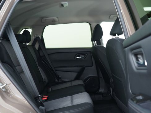 Used 2025 Nissan Rogue SV AWD/4WD image 12