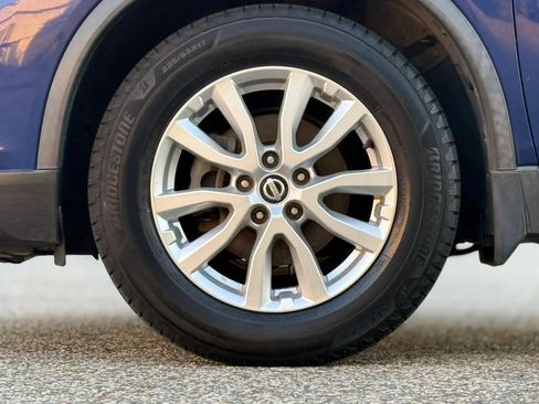 Used 2017 Nissan Rogue SV FWD image 30