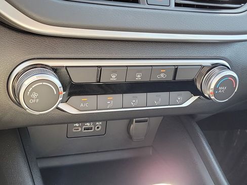 Used 2025 Nissan Altima 2.5 S FWD image 14