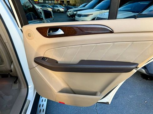 Used 2016 Mercedes-Benz GL 450 4MATIC image 27