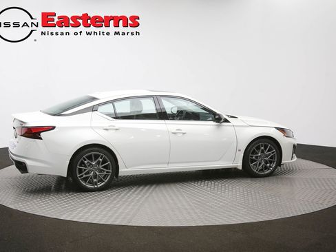 Used 2023 Nissan Altima 2.0 SR FWD image 42