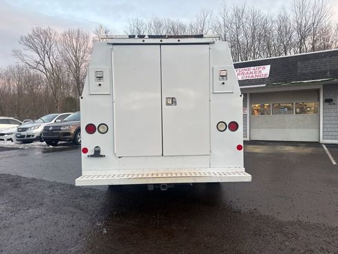 Used 2016 Ford E-350 and Econoline 350 Super Duty w/ Power Windows & Locks Group image 22