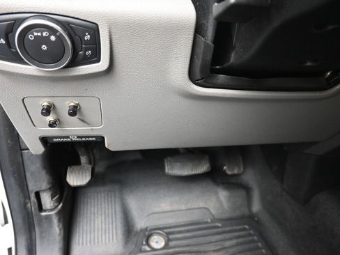 Used 2018 Ford F250 XL w/ Power Equipment Group image 16