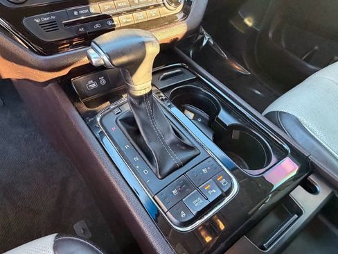 Used 2018 Kia Sedona SX Limited w/ SX Limited Prestige Package image 32