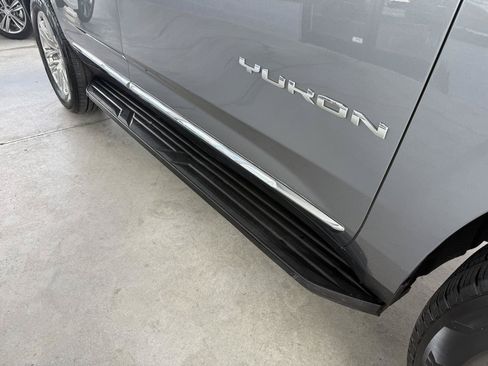 Used 2021 GMC Yukon SLT AWD/4WD image 4