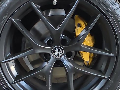 Used 2020 Alfa Romeo Stelvio w/ Nero Edizione image 18