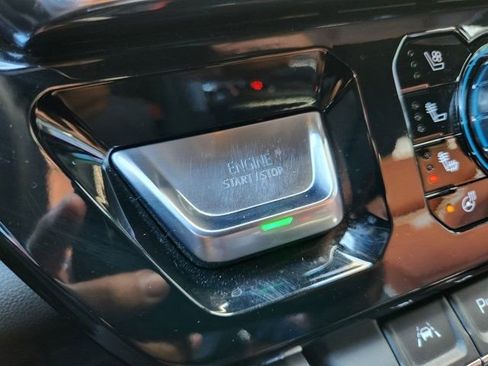 Used 2024 GMC Sierra 1500 Denali Ultimate image 8