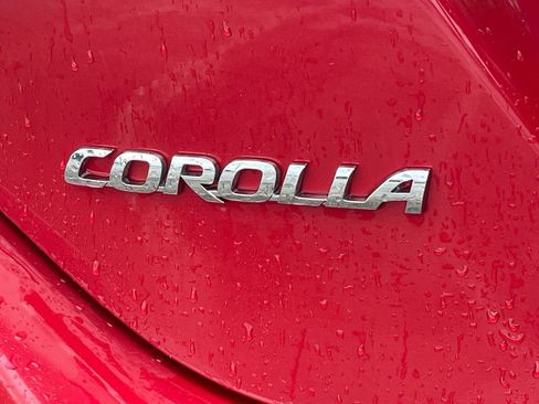 Used 2015 Toyota Corolla LE FWD image 18