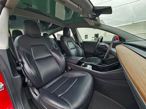 Used 2018 Tesla Model 3 Long Range image 19