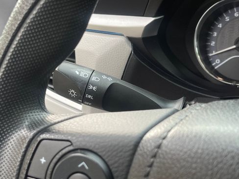 Used 2016 Toyota Corolla LE image 38