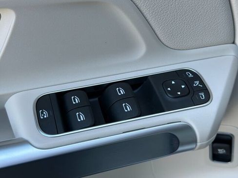 Certified 2025 Mercedes-Benz GLB 250 image 14