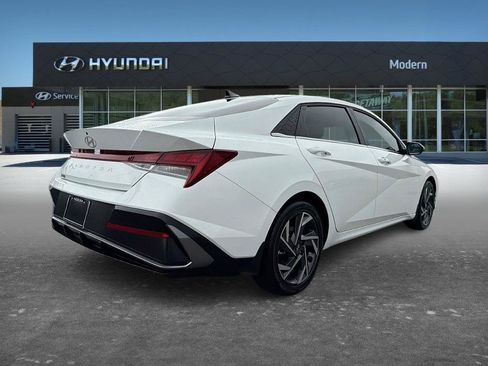 Certified 2025 Hyundai Elantra SEL FWD image 3