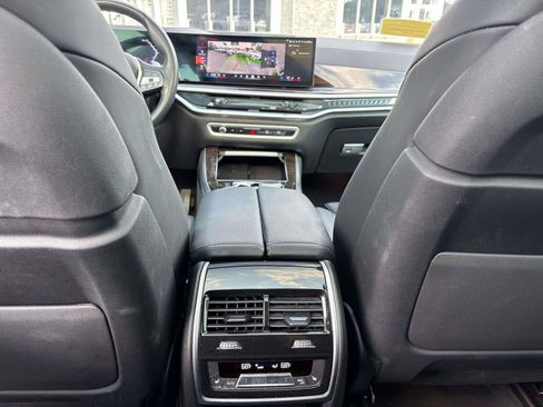 Used 2025 BMW X5 xDrive50e w/ Climate Comfort Package AWD/4WD image 8