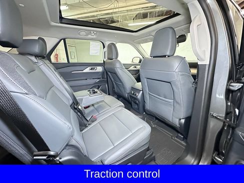 Used 2026 Ford Explorer Active w/ Active Comfort Package AWD/4WD image 5