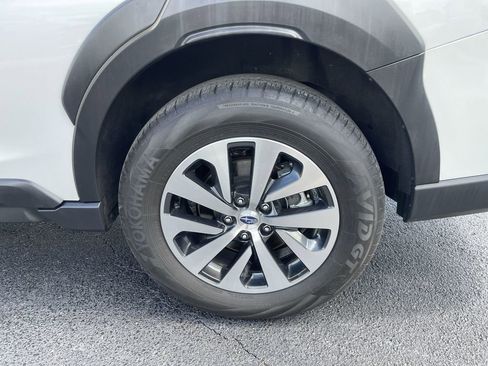 Used 2024 Subaru Outback Premium AWD/4WD image 8