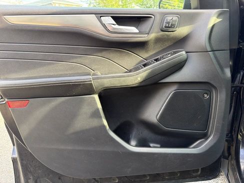 Used 2021 Ford Escape Titanium AWD/4WD image 12