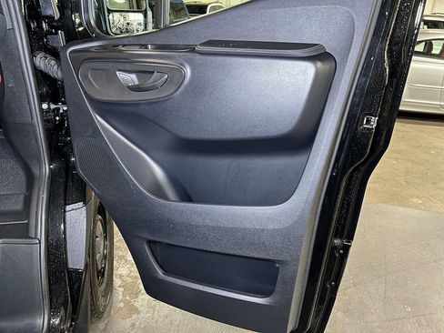 Used 2025 Mercedes-Benz Sprinter 2500 image 10
