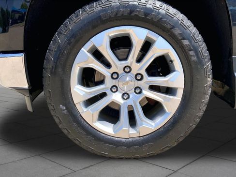 Used 2024 Chevrolet Silverado 1500 LTZ AWD/4WD image 11