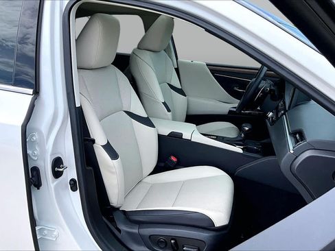 Certified 2025 Lexus ES 350 w/ Premium Package FWD image 9