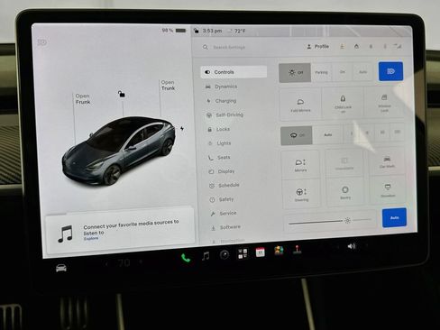 Used 2018 Tesla Model 3 Long Range RWD image 19