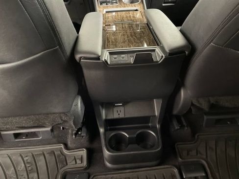 Used 2025 Toyota Sienna Limited AWD/4WD image 18
