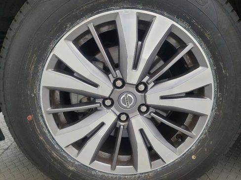 Used 2020 Nissan Pathfinder S AWD/4WD image 31
