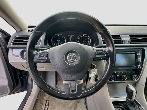 Used 2015 Volkswagen Passat TDI SE FWD image 11
