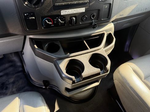 Used 2018 Ford E-450 and Econoline 450 Super Duty w/ Power Windows & Locks Group image 15