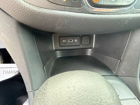 Used 2024 Chevrolet Equinox LT FWD image 16