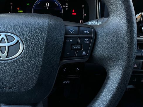 Used 2025 Toyota Camry LE image 33