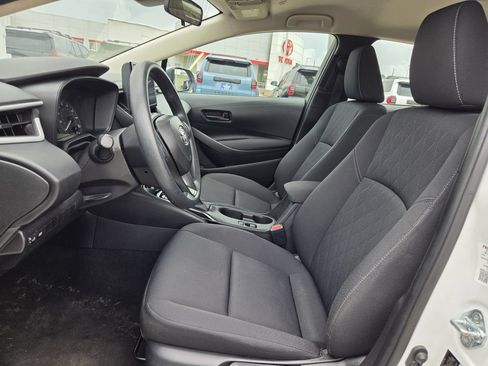 Used 2025 Toyota Corolla LE FWD image 25