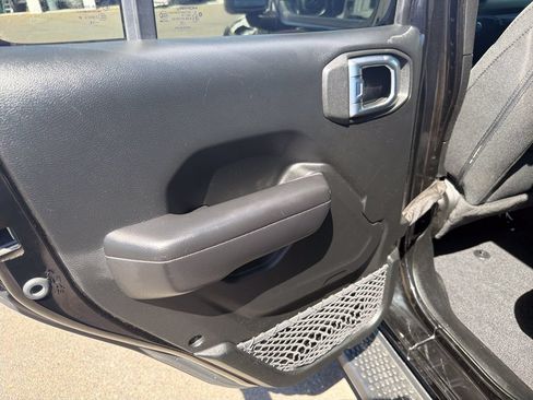 Used 2019 Jeep Wrangler Unlimited Sport S AWD/4WD image 12