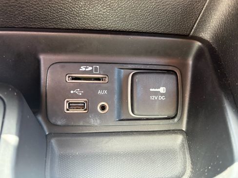 Used 2018 Jeep Cherokee Limited w/ Trailer Tow Group AWD/4WD image 23