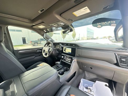 Certified 2024 GMC Sierra 1500 AT4 w/ Technology Package AWD/4WD image 30