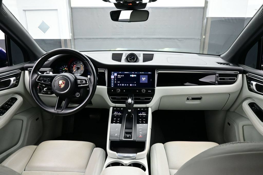 Certified 2023 Porsche Macan S AWD/4WD image 18