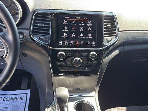 Used 2020 Jeep Grand Cherokee Altitude image 20