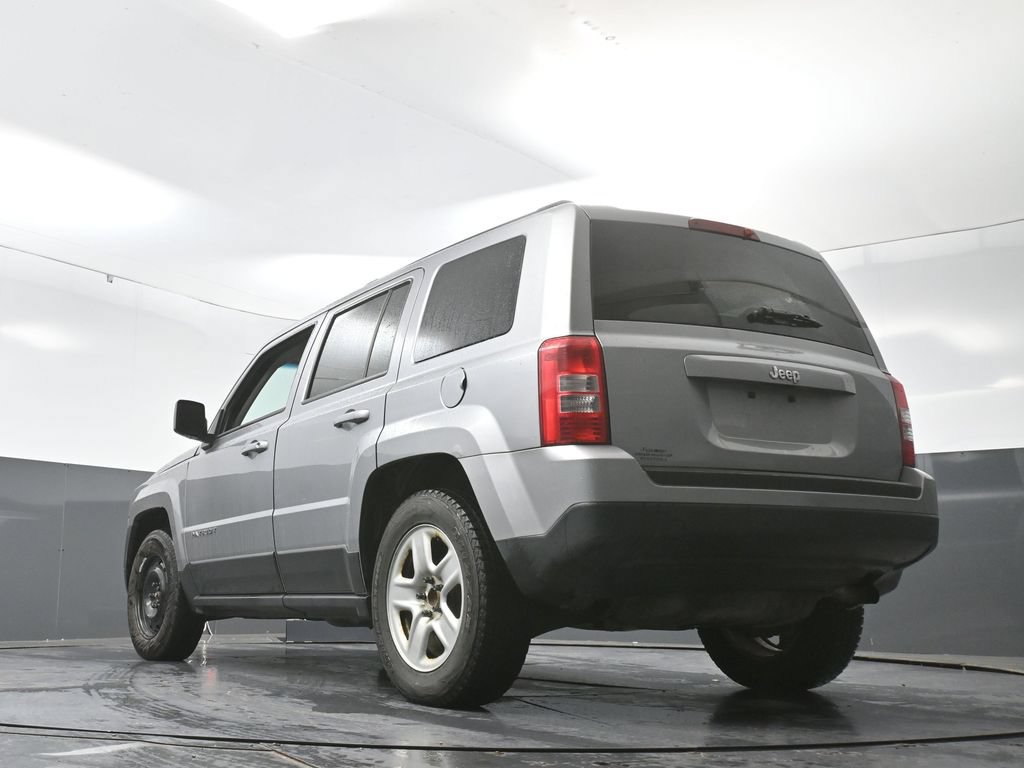 Used 2017 Jeep Patriot Sport w/ Power Value Group FWD image 30