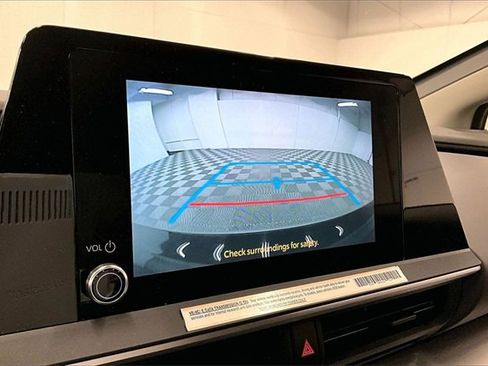 Used 2024 Toyota Prius LE image 25