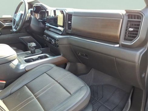 Used 2024 Chevrolet Silverado 1500 High Country w/ High Country Premium Package AWD/4WD image 24