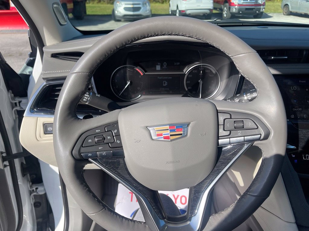 Used 2023 Cadillac XT6 Premium Luxury w/ LPO, Floor Liner Package AWD/4WD image 10