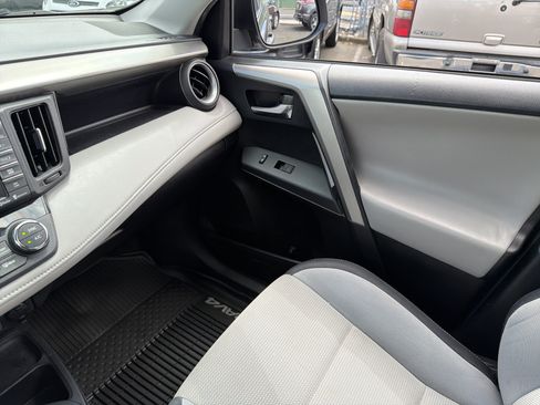 Used 2016 Toyota RAV4 XLE w/ Convenience Package AWD/4WD image 25