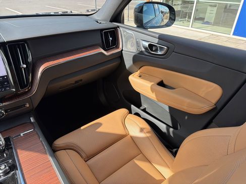 Used 2024 Volvo XC60 T8 Ultimate w/ Climate Package image 12