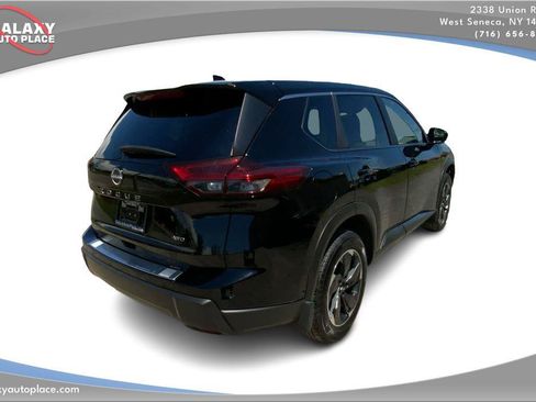 Used 2025 Nissan Rogue SV AWD/4WD image 5