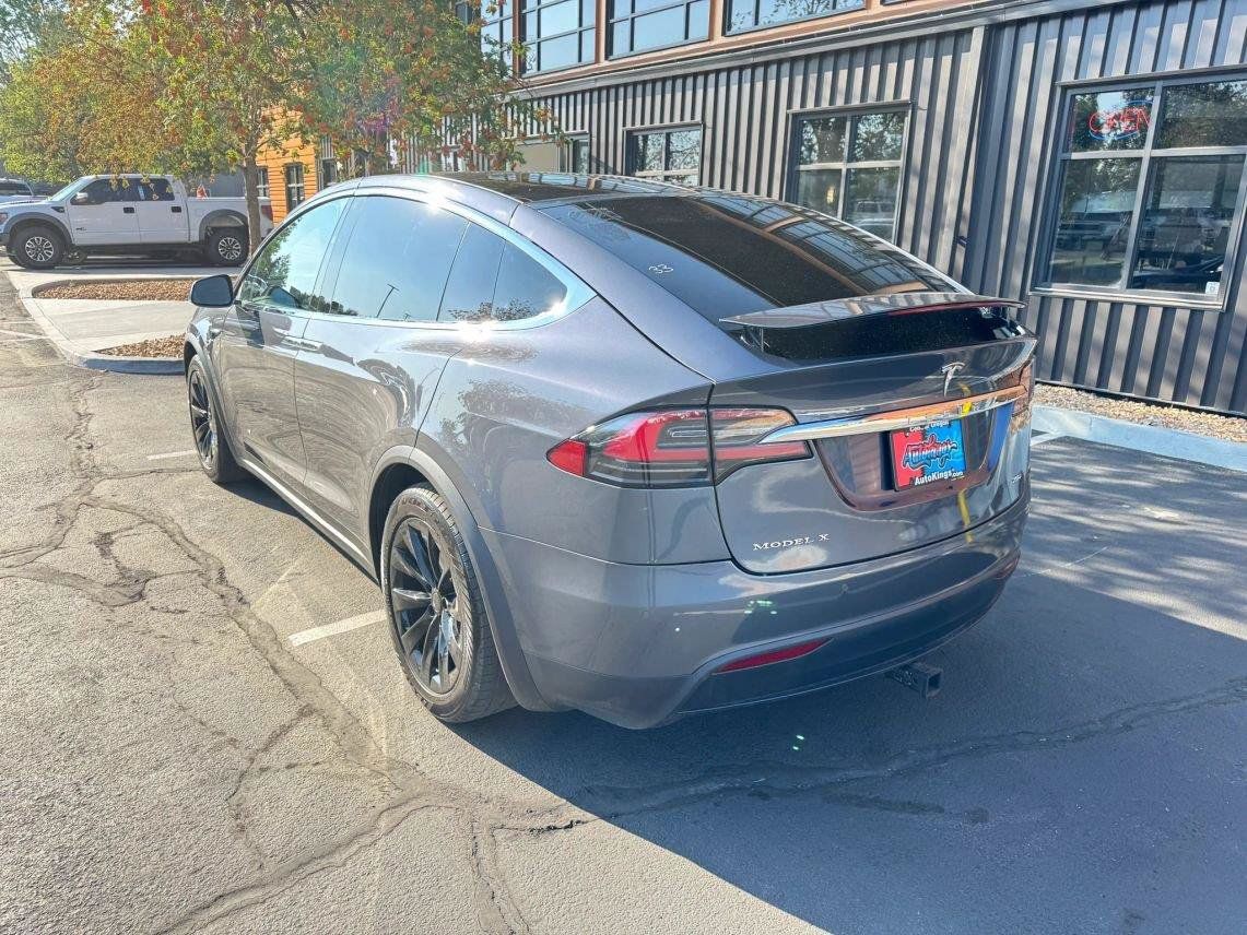 Used 2018 Tesla Model X 75D AWD/4WD image 3