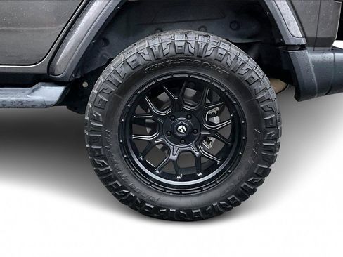 Certified 2019 Jeep Wrangler Unlimited Sahara image 33