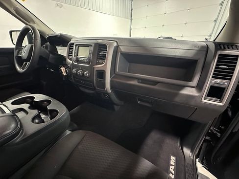 Used 2018 RAM 1500 Express w/ Express Value Package AWD/4WD image 27