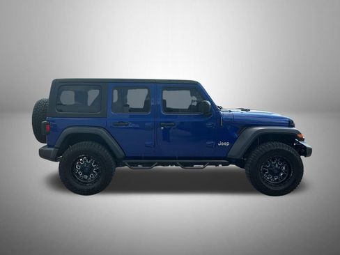 Used 2018 Jeep Wrangler Unlimited Sport S AWD/4WD image 3