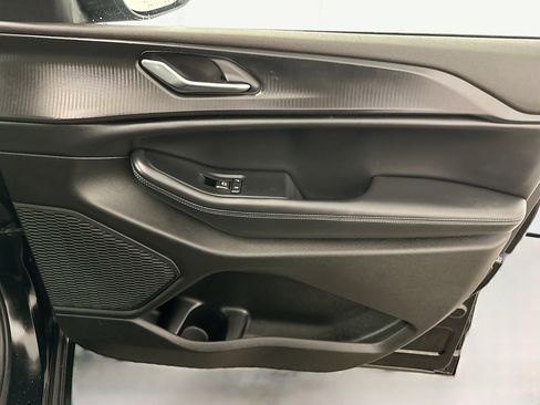 Used 2024 Jeep Grand Cherokee Altitude image 34