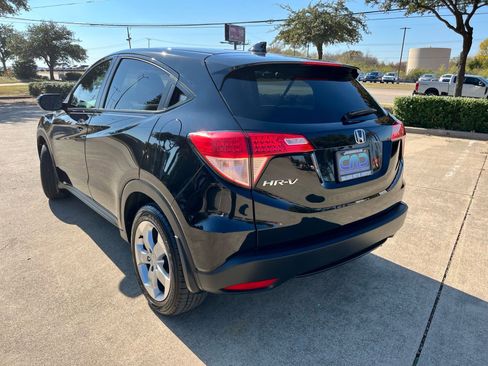 Used 2017 Honda HR-V EX image 8