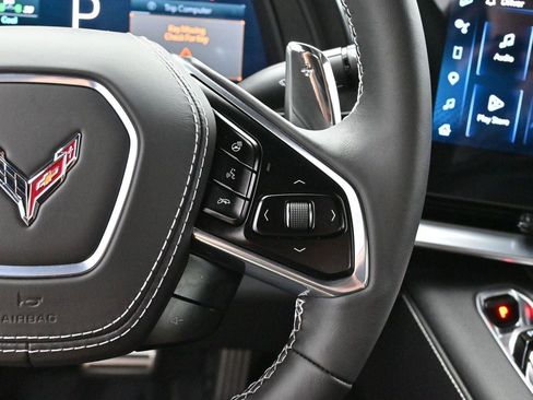 Used 2025 Chevrolet Corvette Z06 RWD image 19